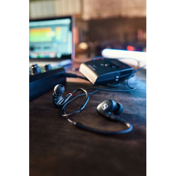 Наушники вкладыши Sennheiser IE 100 PRO 1.3м черный проводные в ушной раковине (508940) -8