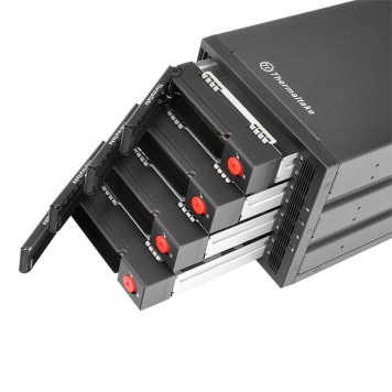 Сменный бокс для HDD/SSD Thermaltake Max 3504 SATA I/II/III/SAS металл черный hotswap 4 -3