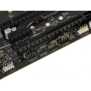 Материнская плата Gigabyte B550M DS3H Soc-AM4 AMD B550 4xDDR4 mATX AC`97 8ch(7.1) GbLAN RAID+DVI+HDMI -5