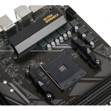 Материнская плата Gigabyte B550M DS3H Soc-AM4 AMD B550 4xDDR4 mATX AC`97 8ch(7.1) GbLAN RAID+DVI+HDMI -16