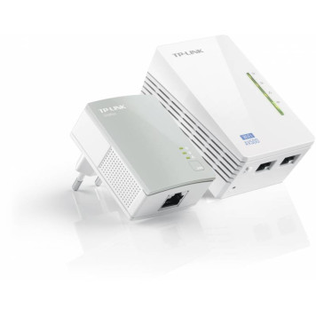 Сетевой адаптер Powerline TP-Link TL-WPA4220KIT AV600 Fast Ethernet 